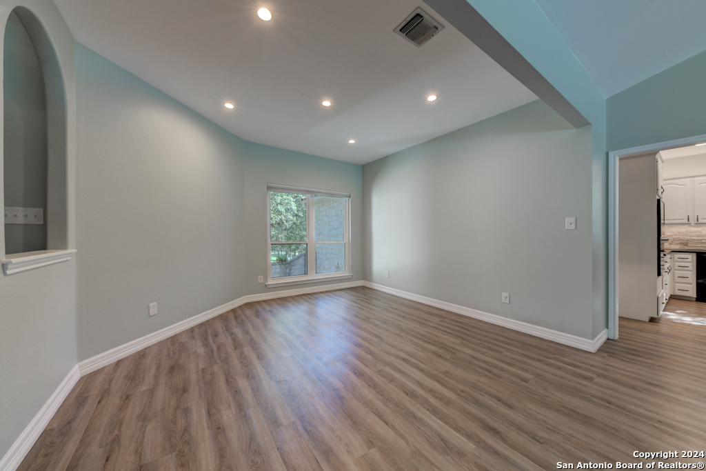 172 LAKE FRONT DR