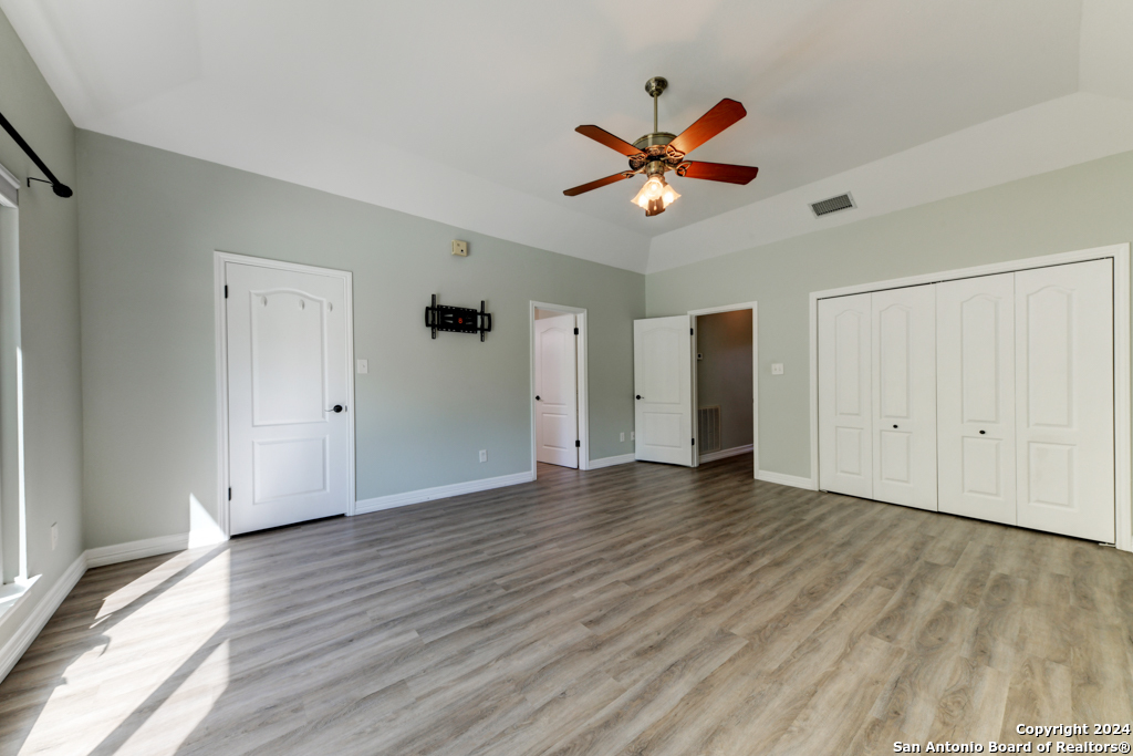 172 LAKE FRONT DR