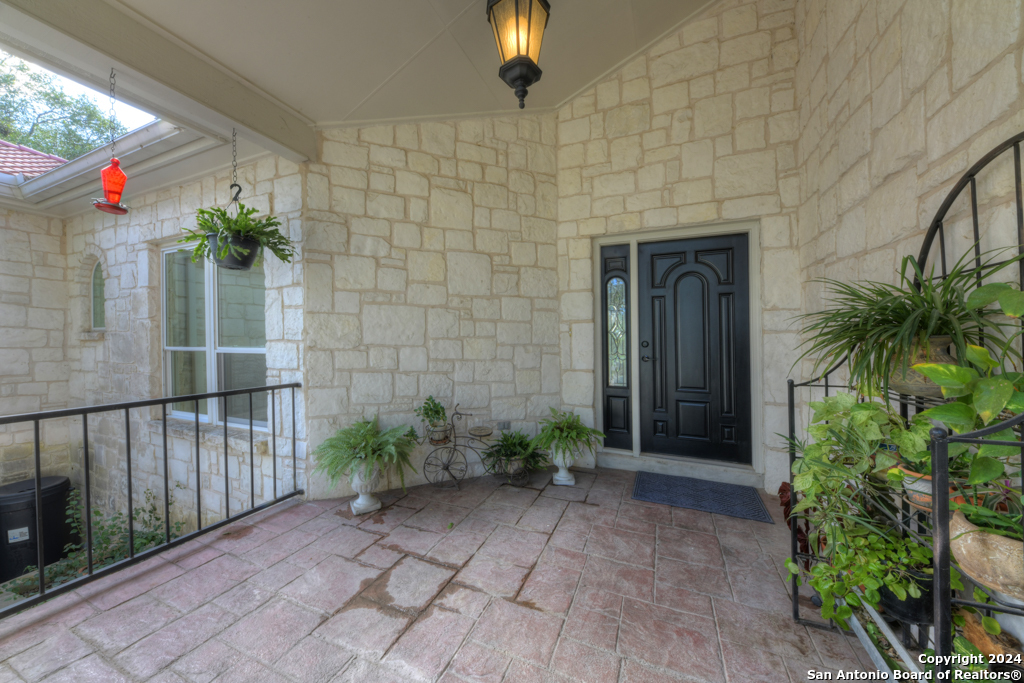 172 LAKE FRONT DR