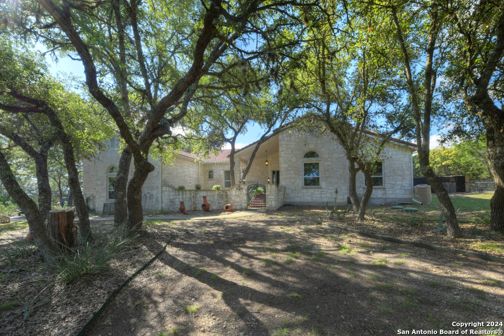 172 LAKE FRONT DR