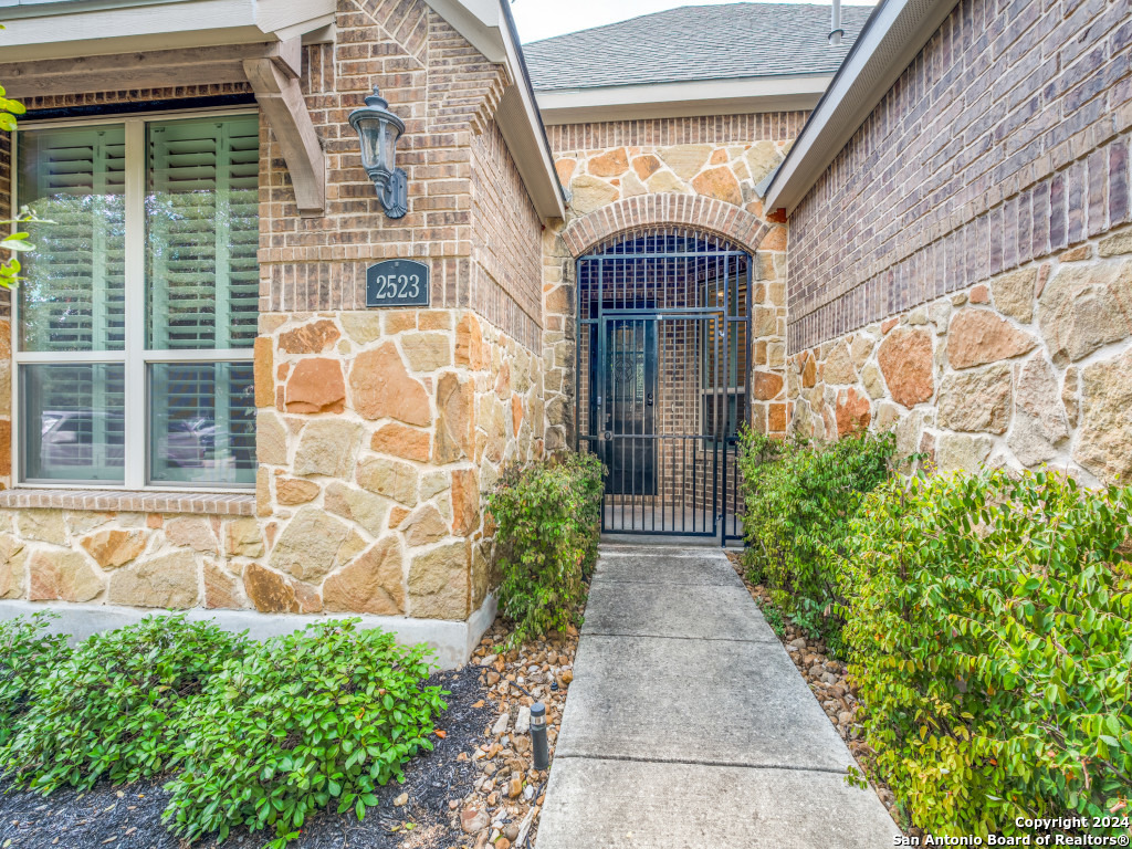 2523 TUSCAN OAKS