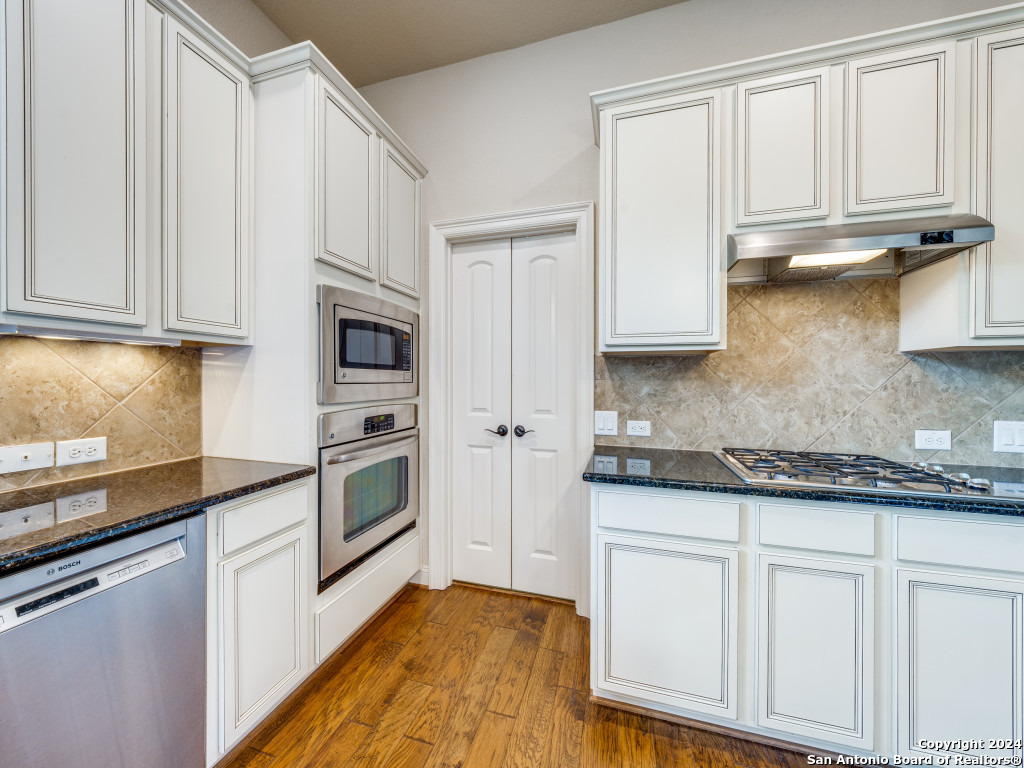 2523 TUSCAN OAKS