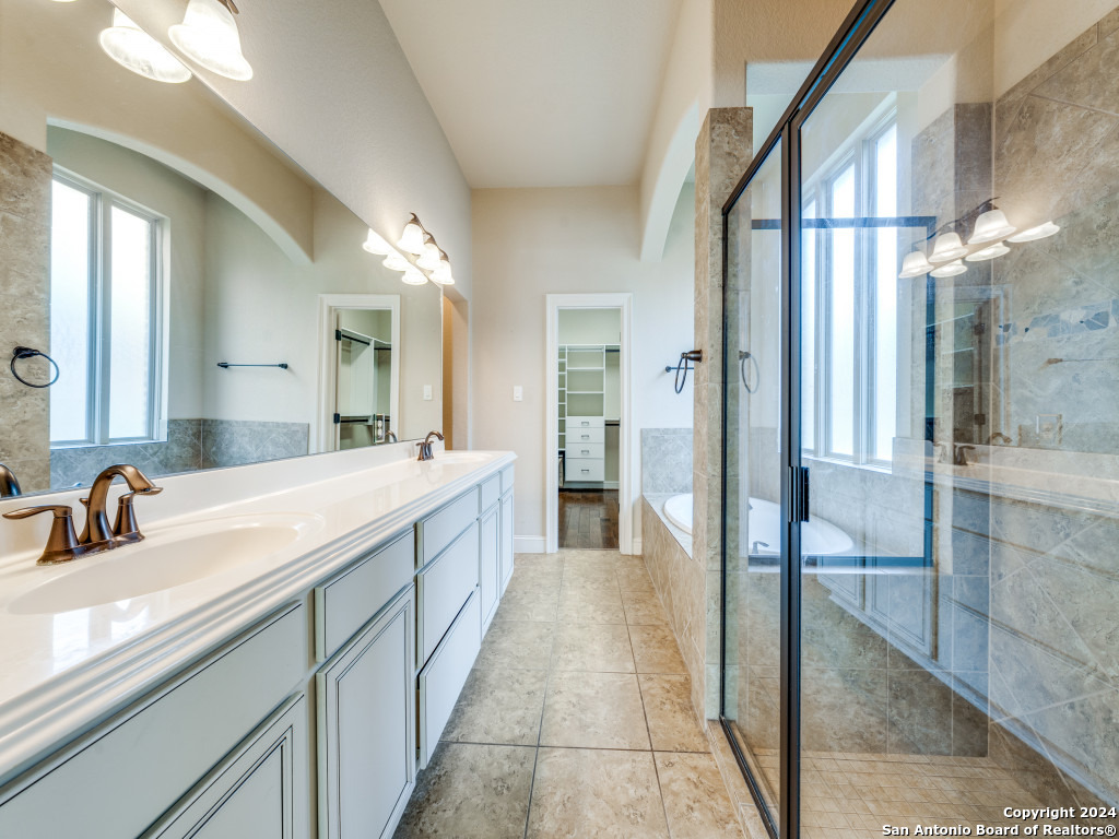 2523 TUSCAN OAKS