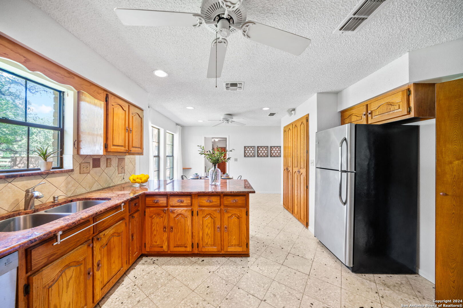 8136 RIDGE NORTH DR
