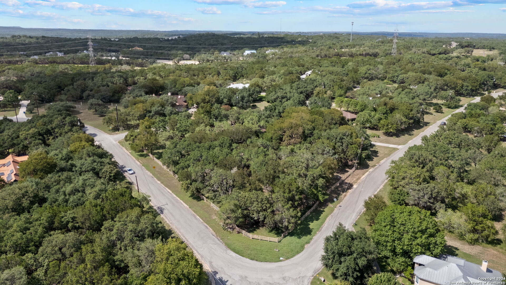 8136 RIDGE NORTH DR