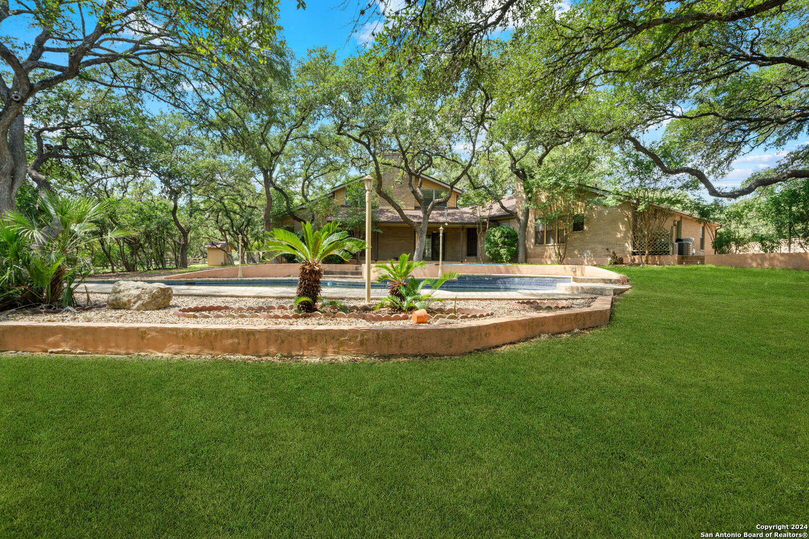 8136 RIDGE NORTH DR