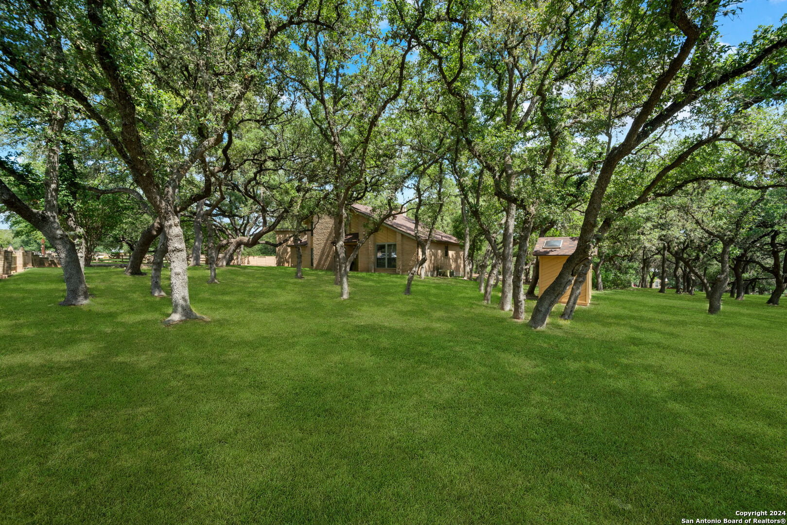 8136 RIDGE NORTH DR