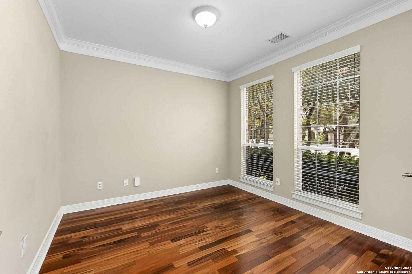 18730 MILLHOLLOW
