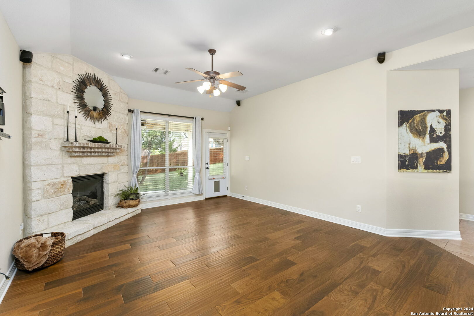 18730 MILLHOLLOW