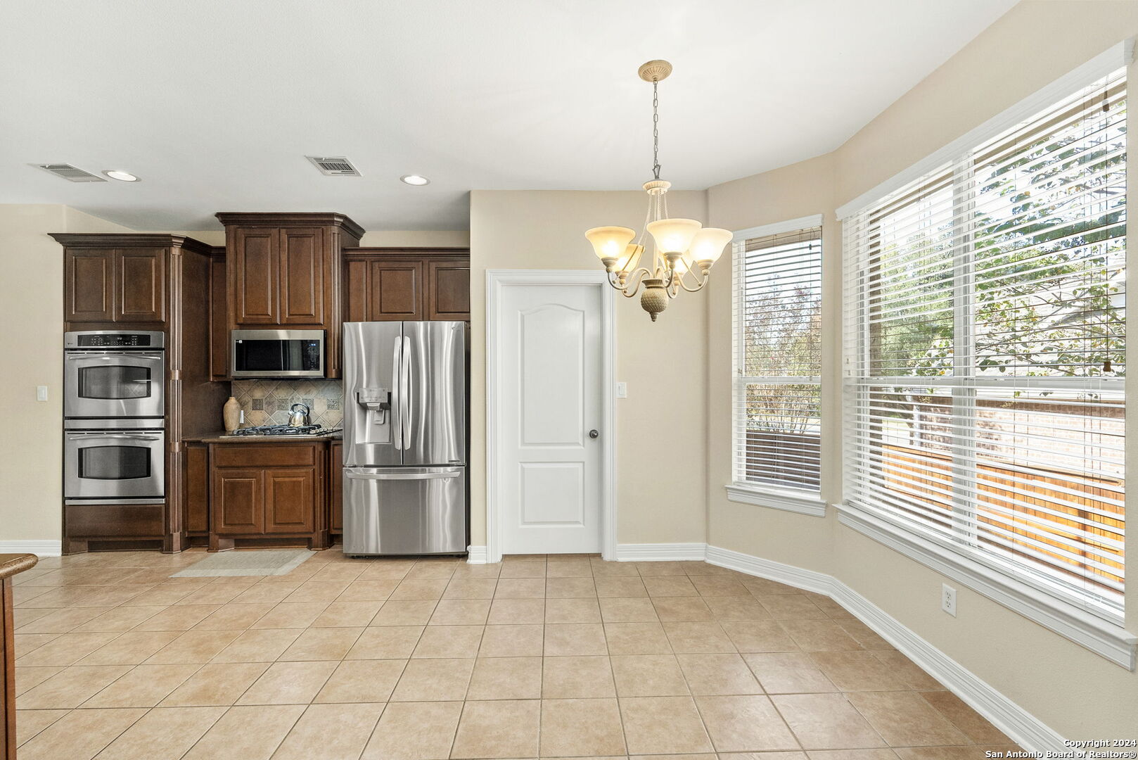 18730 MILLHOLLOW