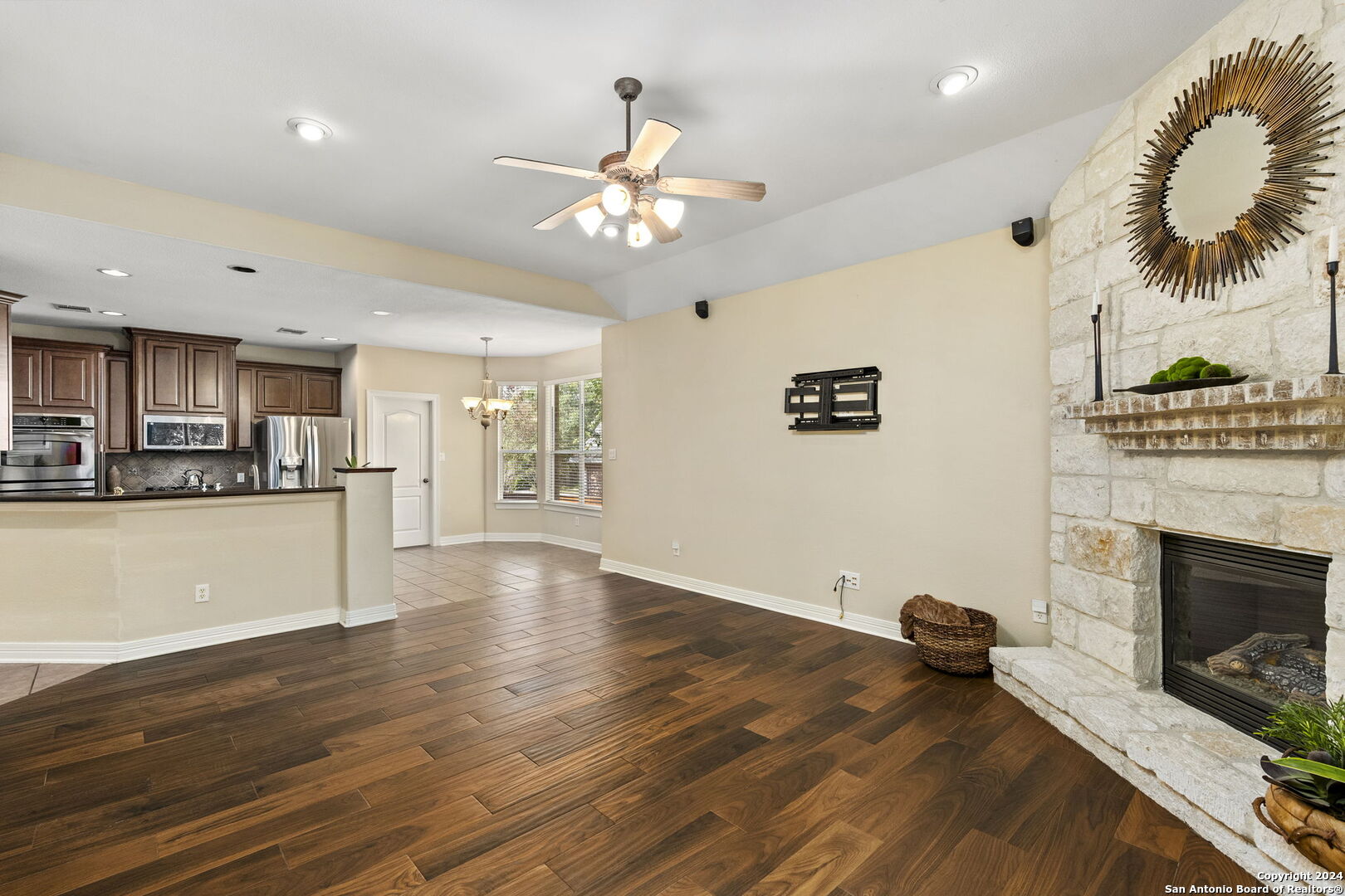 18730 MILLHOLLOW