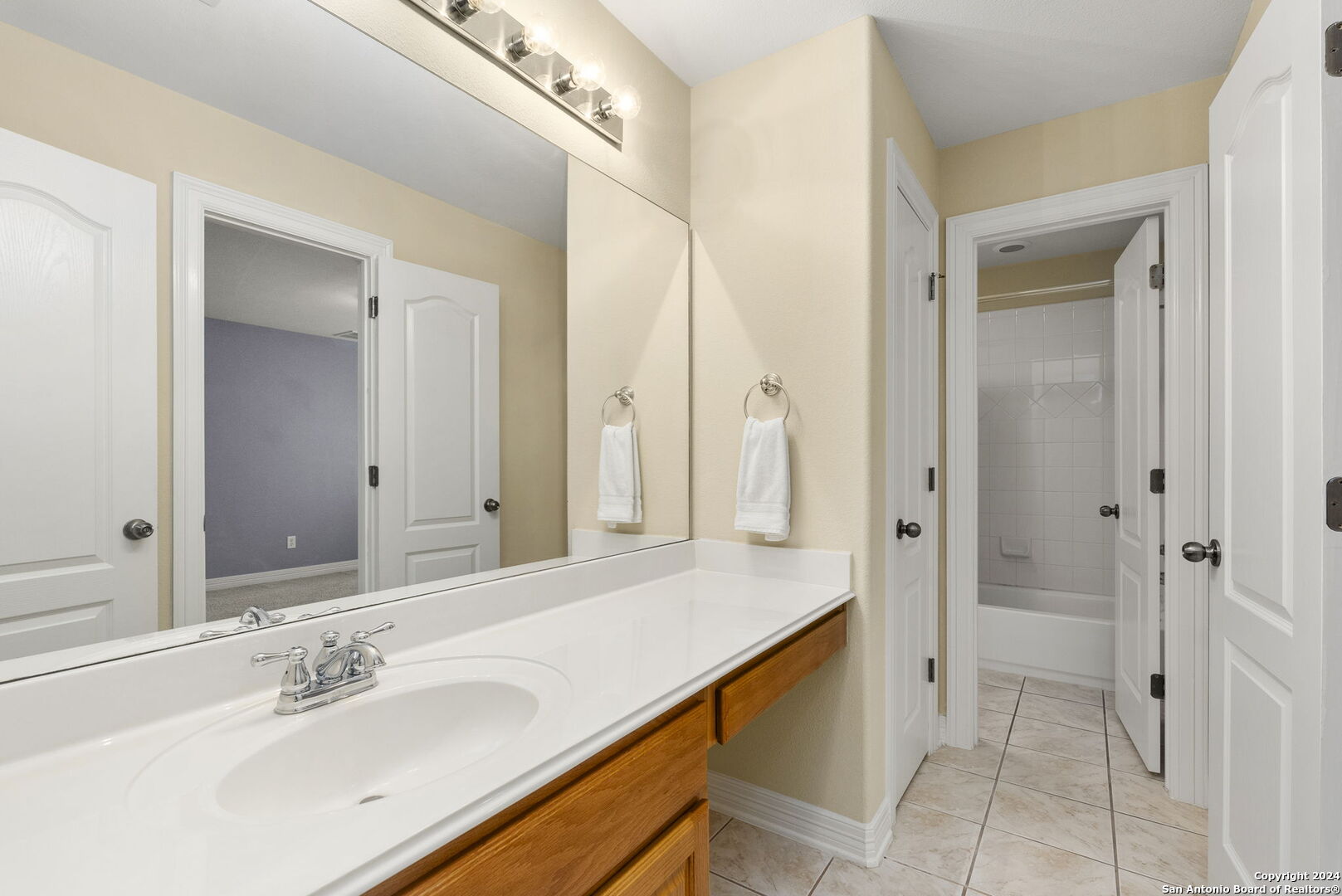 18730 MILLHOLLOW