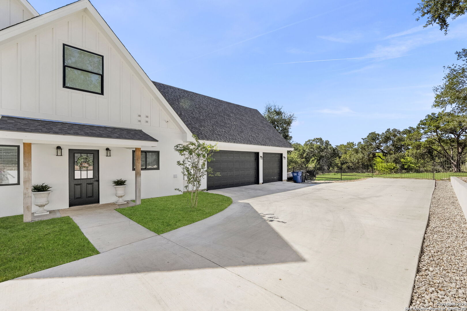 2541 OTTER WAY