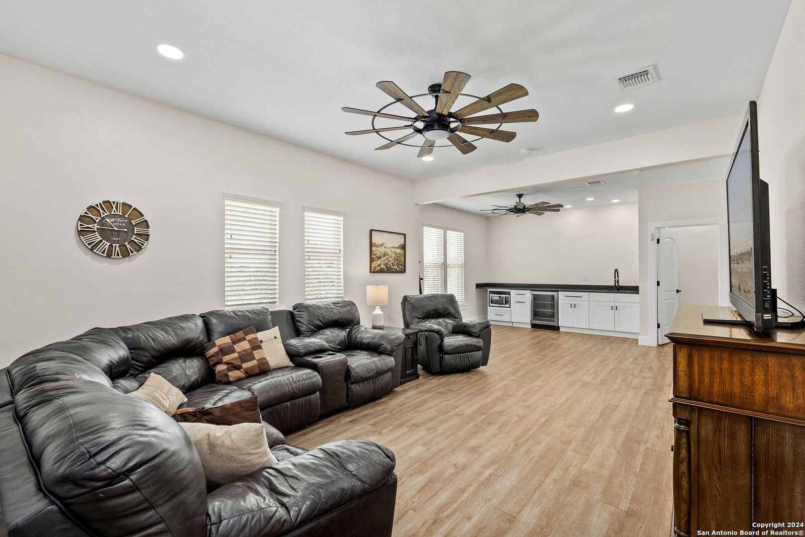 2541 OTTER WAY