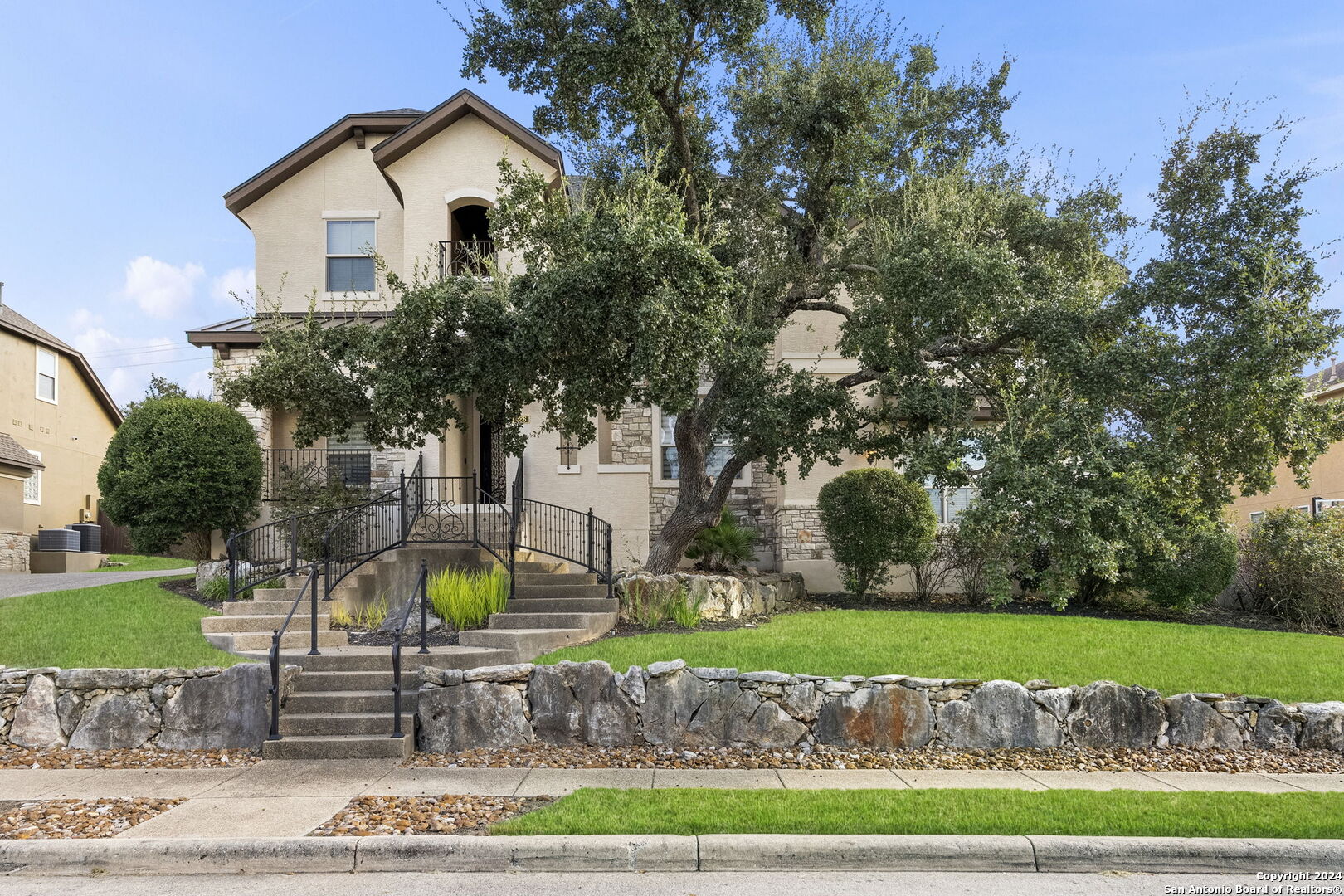 526 CANYON RISE