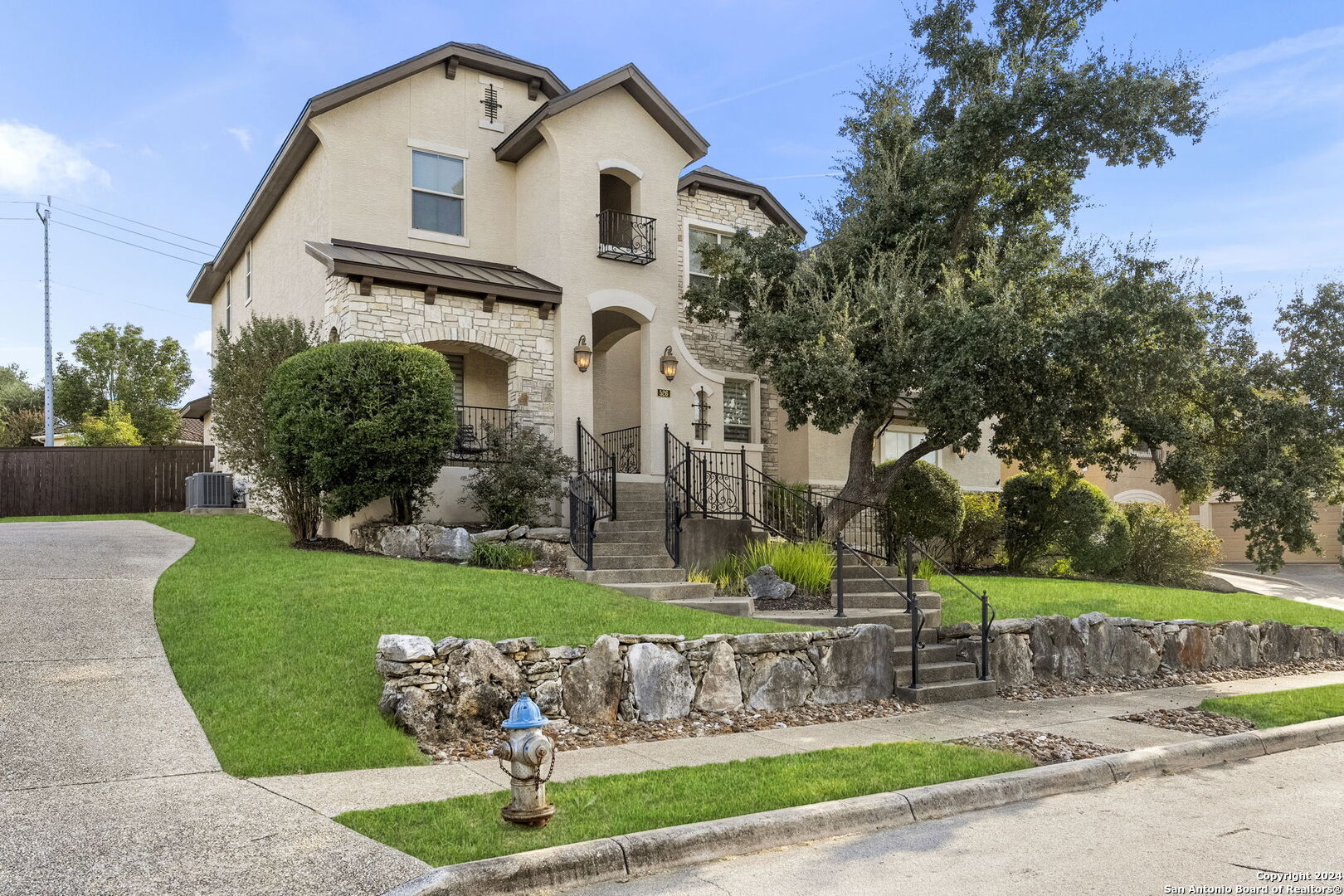 526 CANYON RISE