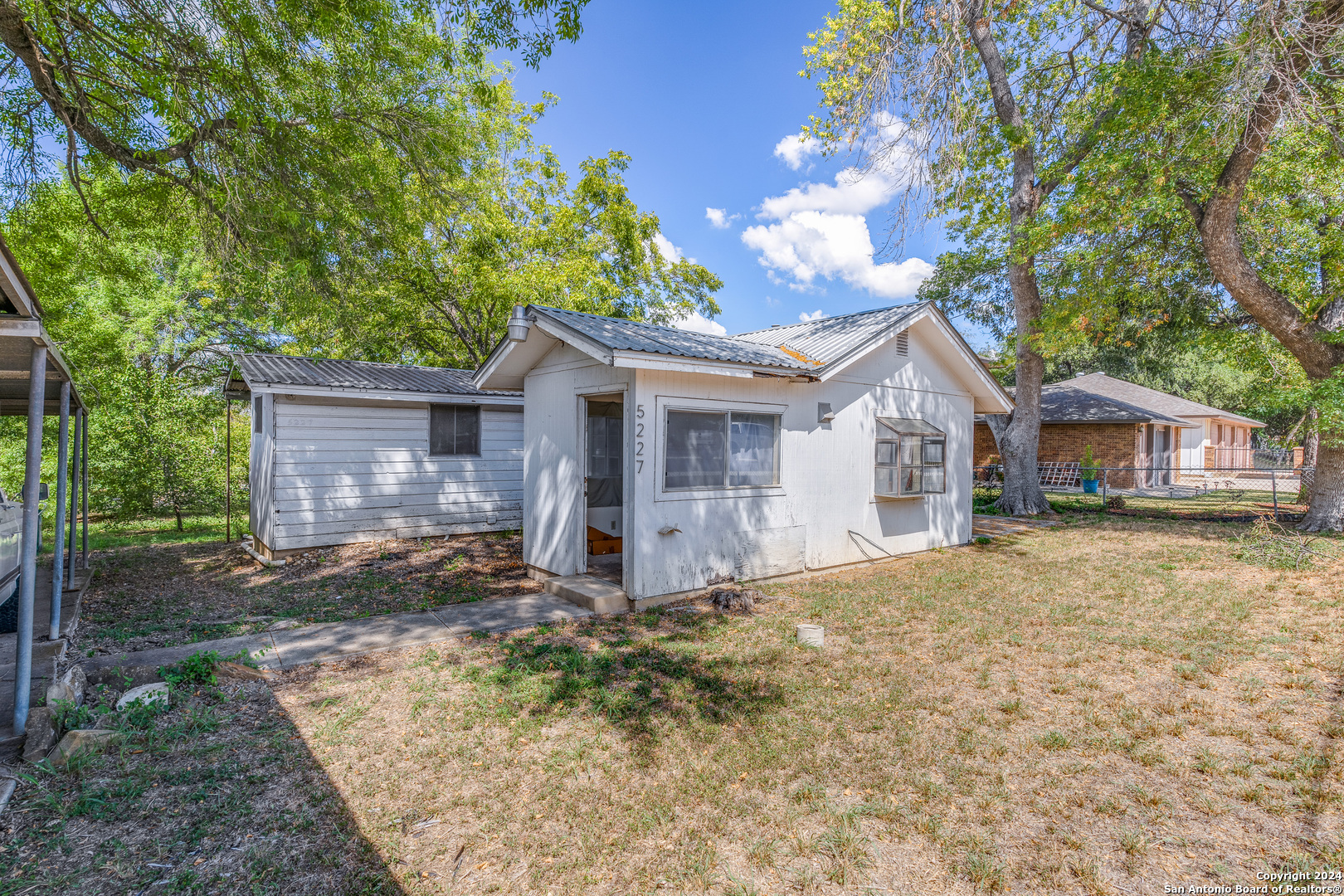 5227 FARR DR