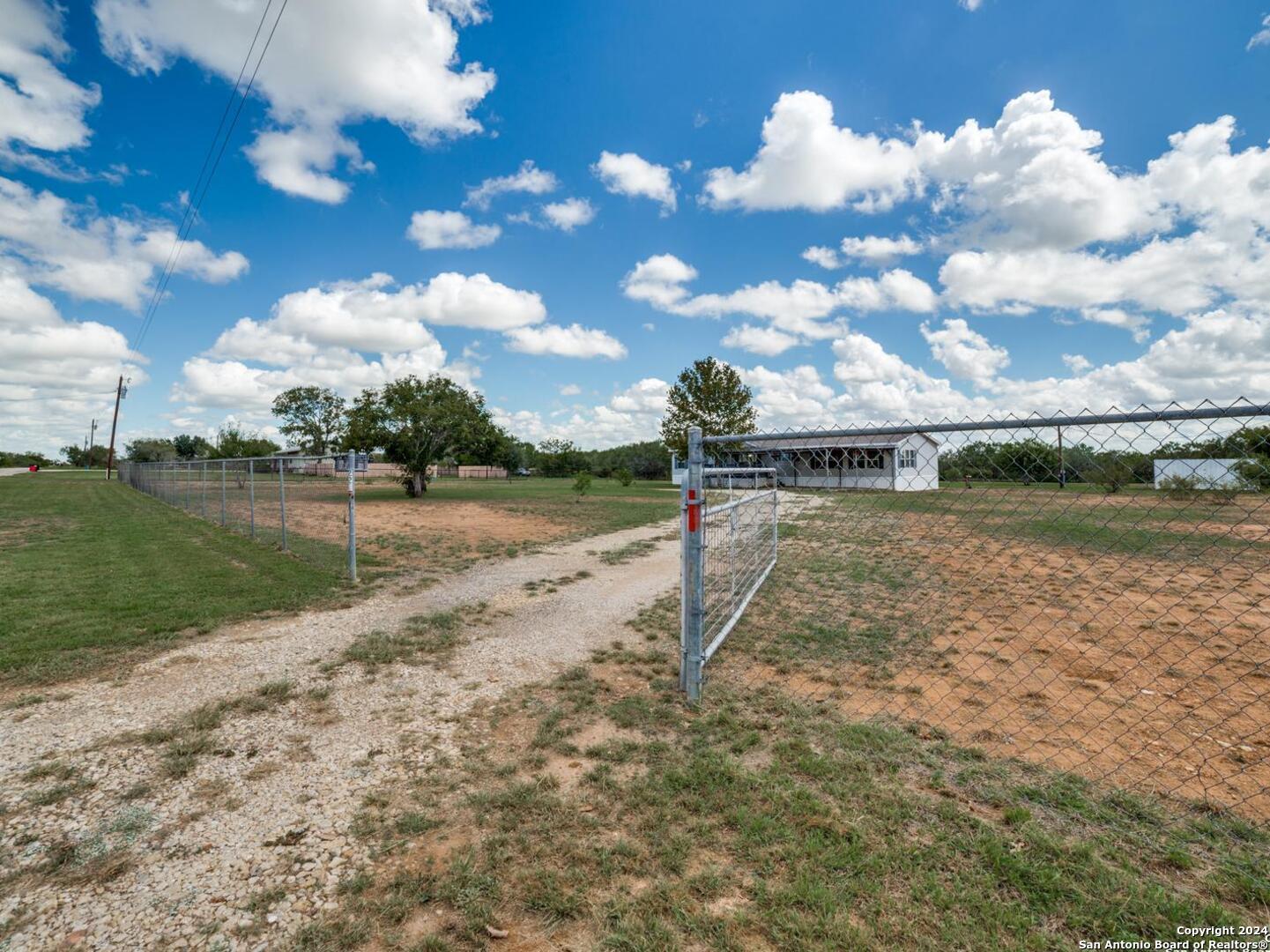 220 NORTHFIELD DR