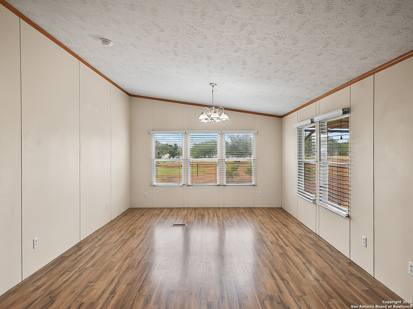 220 NORTHFIELD DR