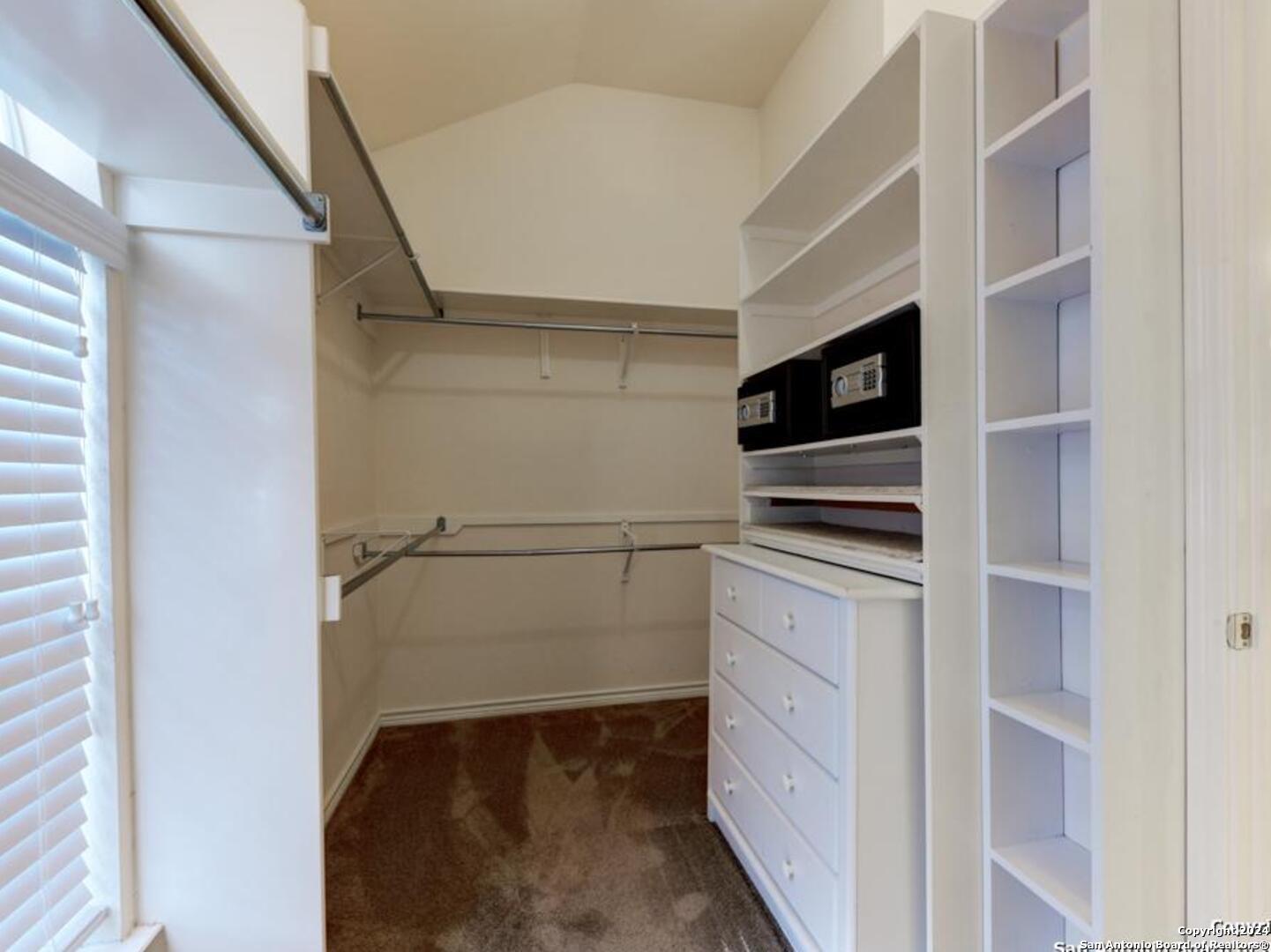 1304 BIRCHWOOD CIR