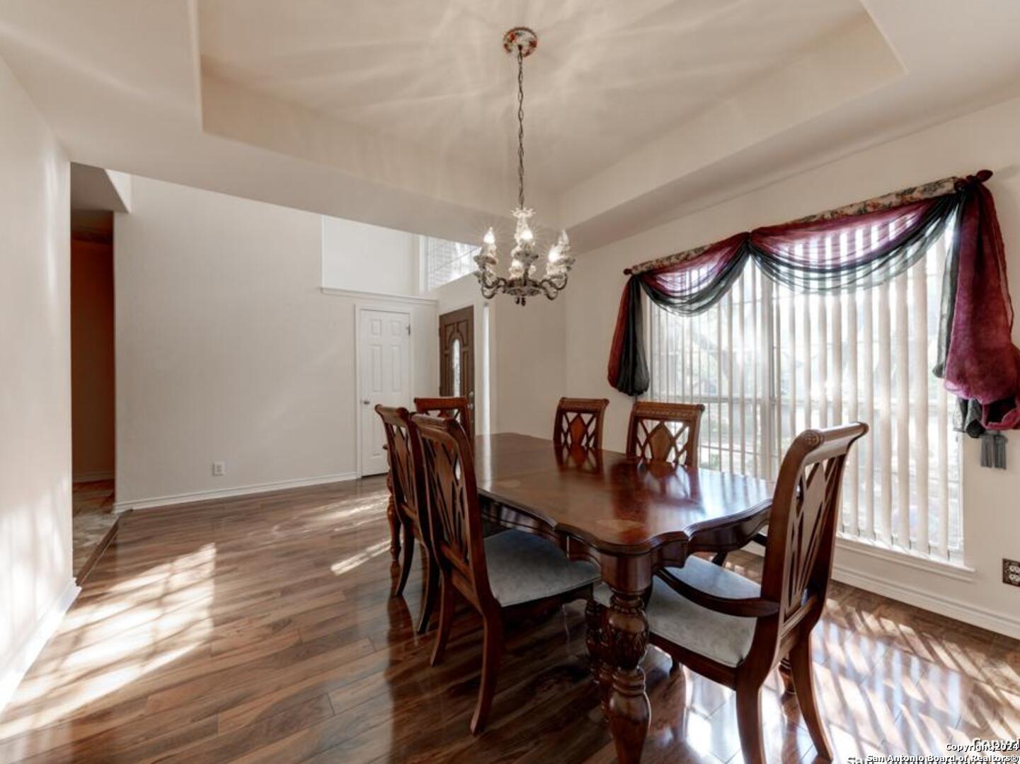 1304 BIRCHWOOD CIR