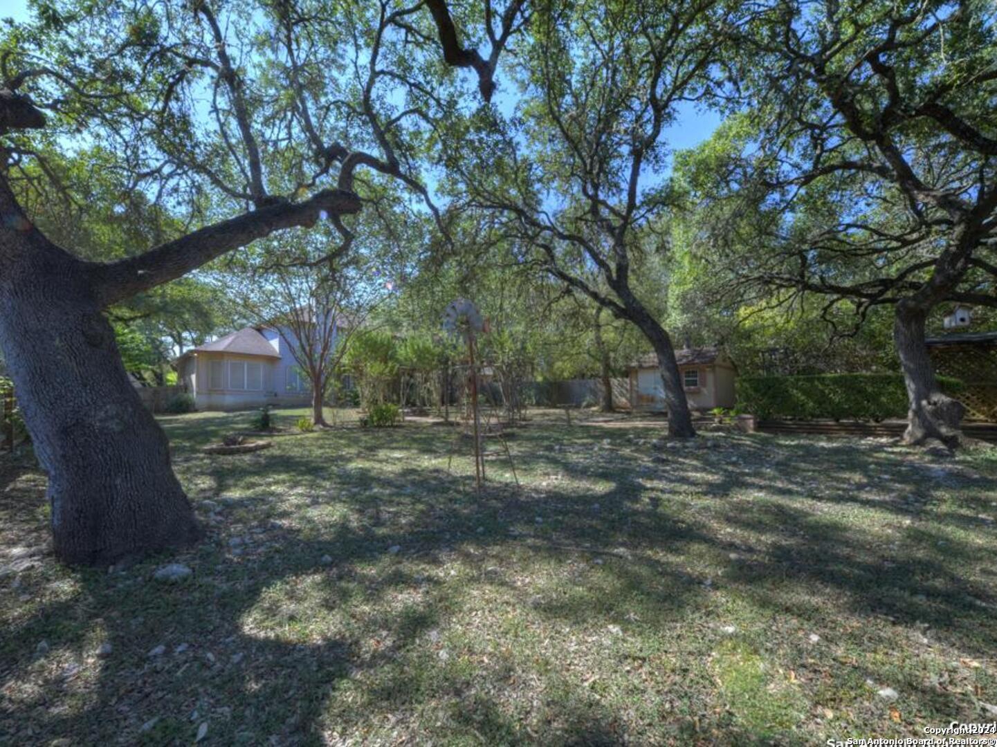 1304 BIRCHWOOD CIR