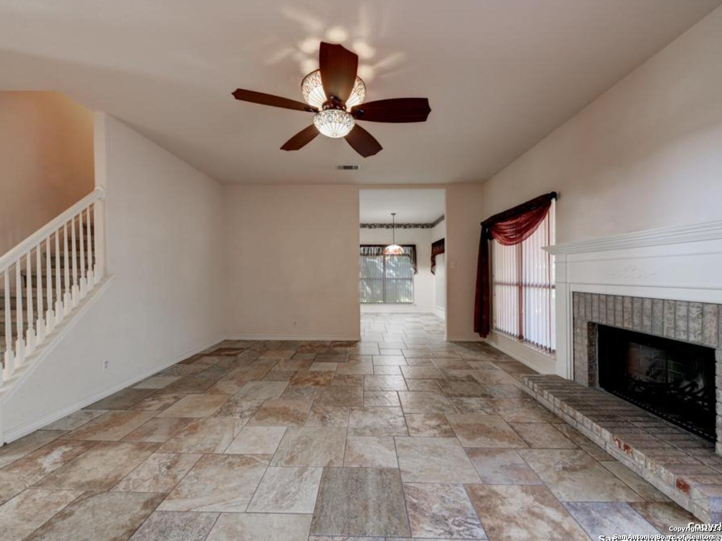 1304 BIRCHWOOD CIR