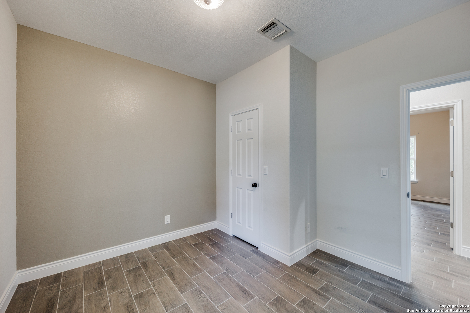 22818 Skila Dr.