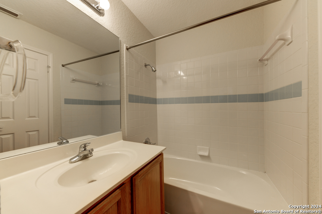 9338 LLANO VERDE