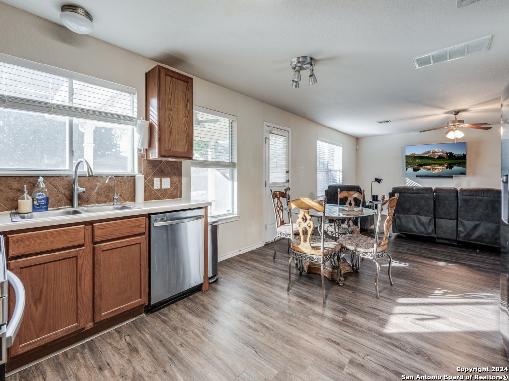 317 LASSO LN