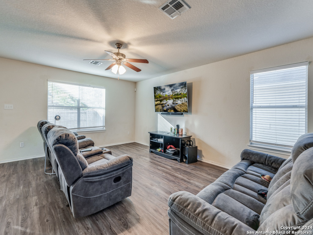 317 LASSO LN