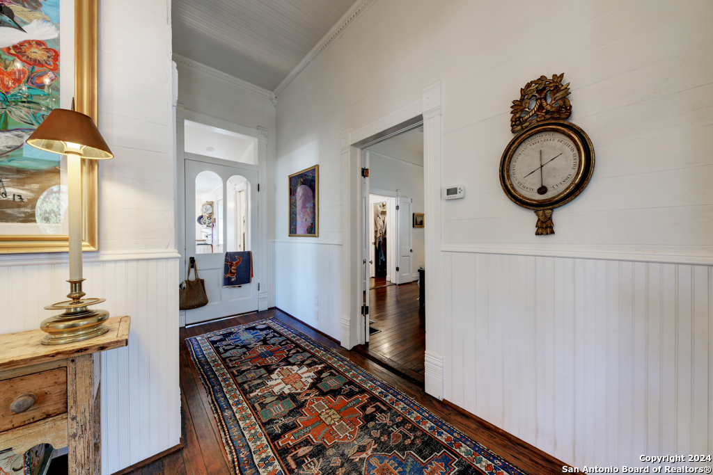 492 E MAIN ST