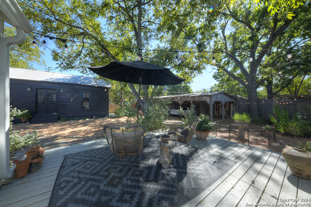 492 E MAIN ST