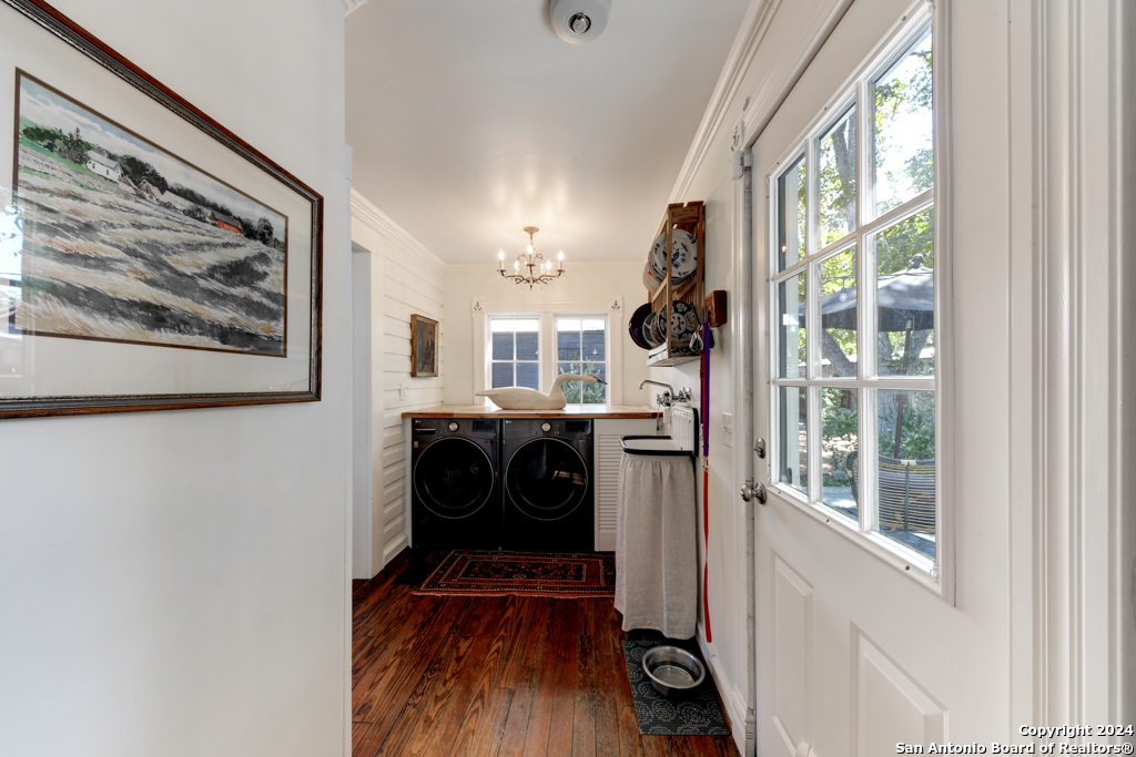 492 E MAIN ST