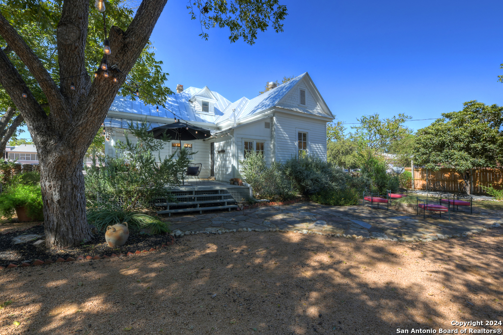 492 E MAIN ST