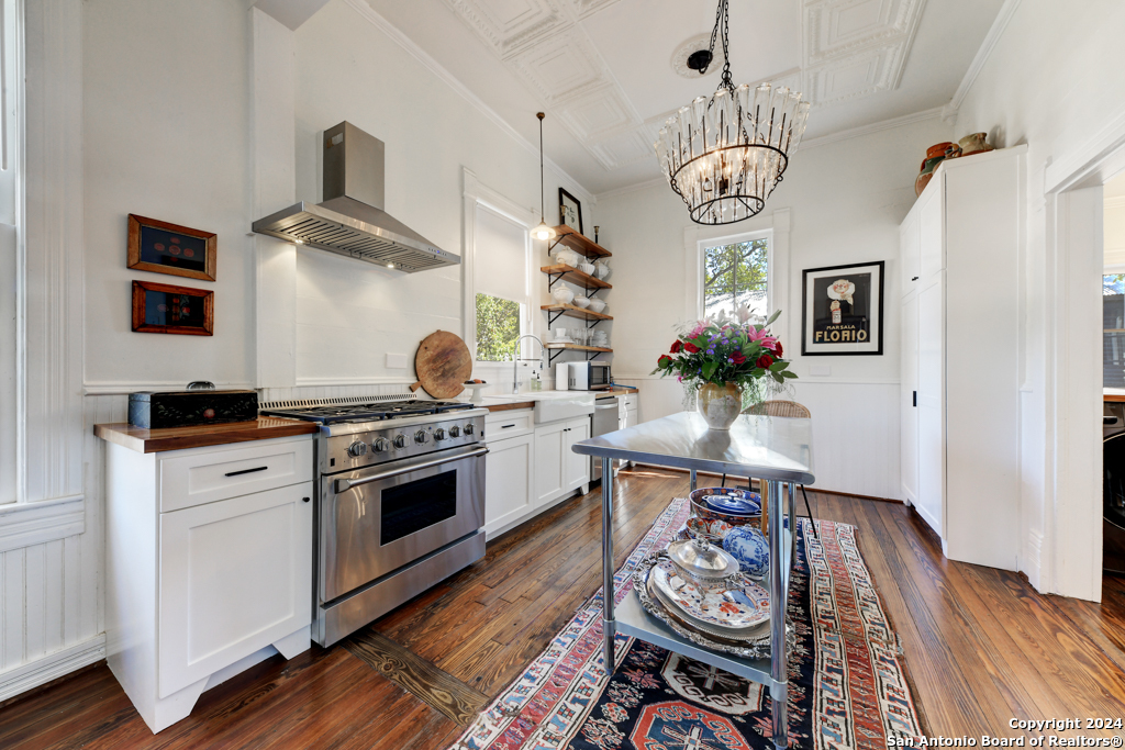 492 E MAIN ST