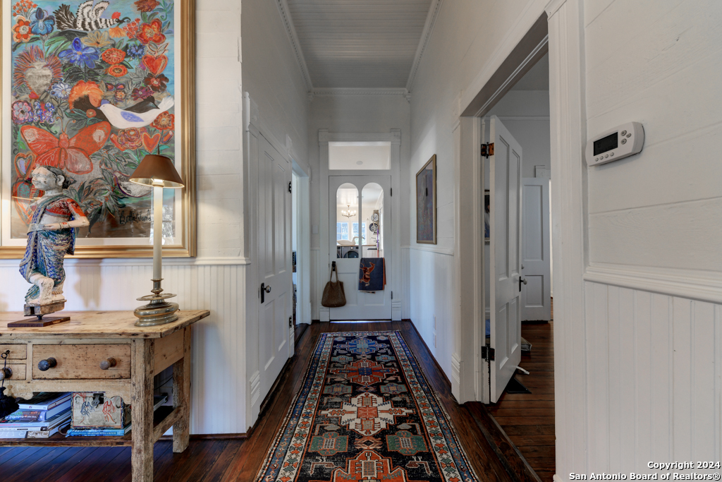 492 E MAIN ST