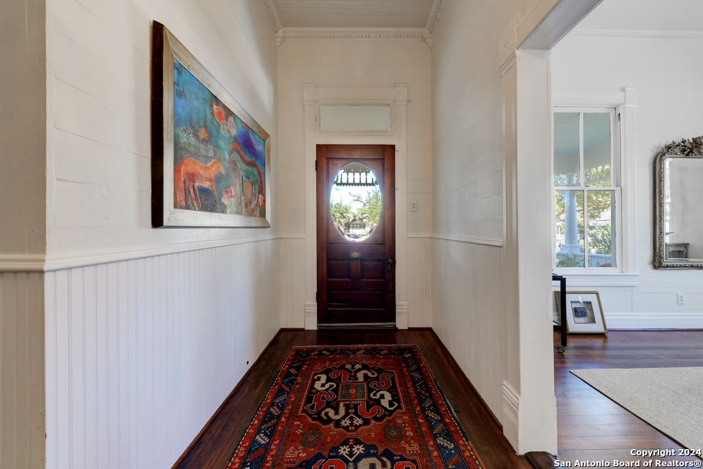 492 E MAIN ST