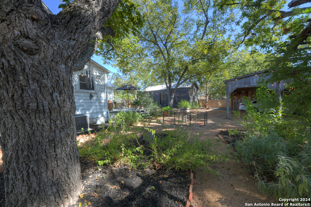 492 E MAIN ST
