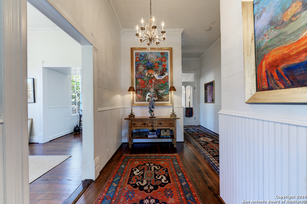 492 E MAIN ST