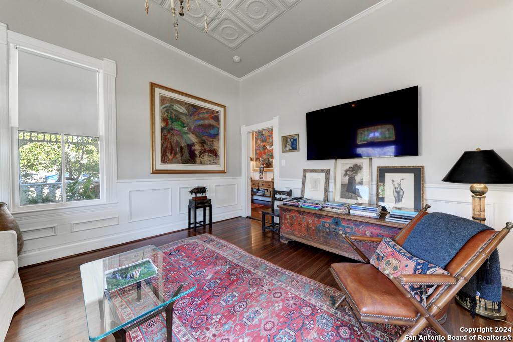 492 E MAIN ST
