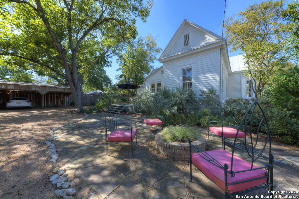 492 E MAIN ST