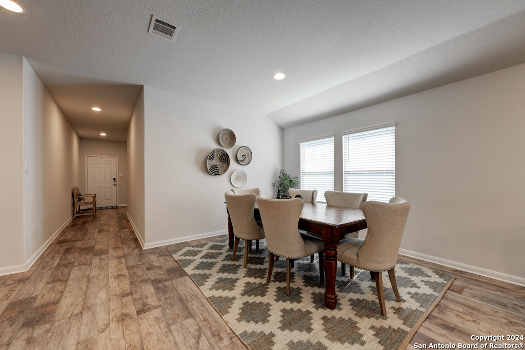341 NORTHSHORE TRL