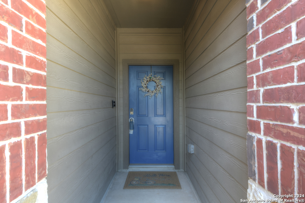 341 NORTHSHORE TRL