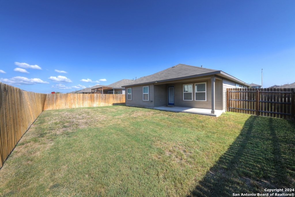 341 NORTHSHORE TRL