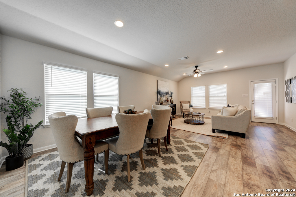 341 NORTHSHORE TRL