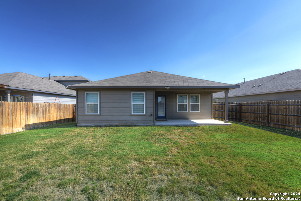 341 NORTHSHORE TRL