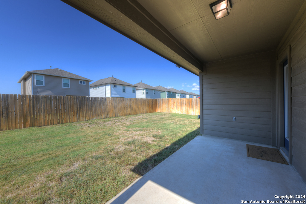 341 NORTHSHORE TRL