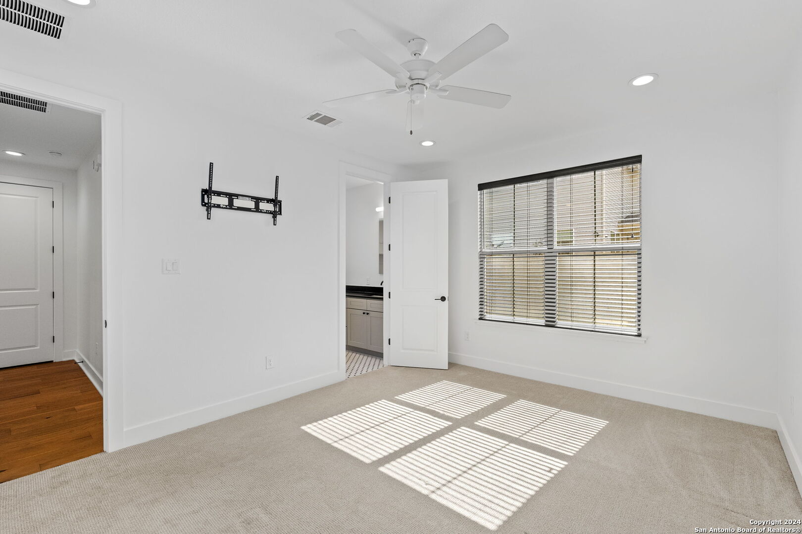 424 CONSTANCE
