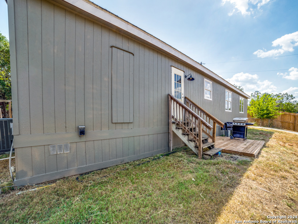 1097 Mountain View Dr